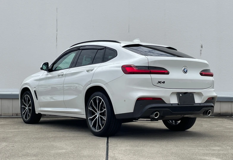 BMW X4 White