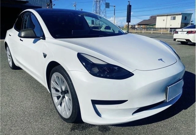 Tesla Model 3 Белый