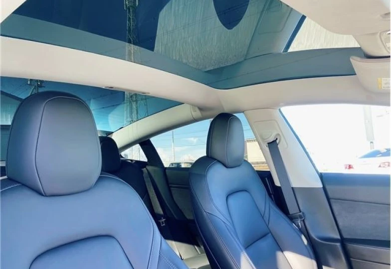 Tesla Model 3 Белый