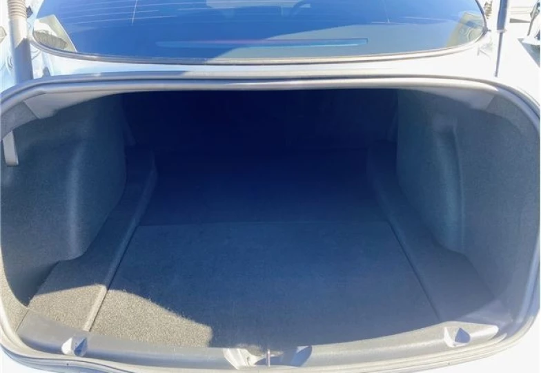 Tesla Model 3 Белый