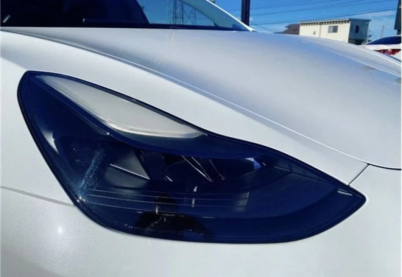 Tesla Model 3 Белый