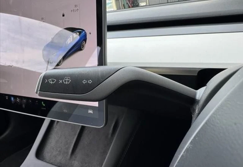 Tesla Model 3 Синий