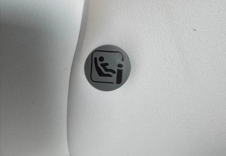 Tesla Model 3 Синий