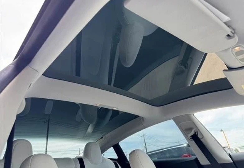 Tesla Model 3 Синий