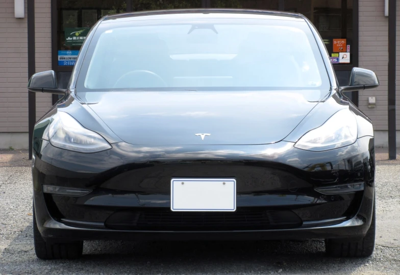 Tesla Model 3 Черный