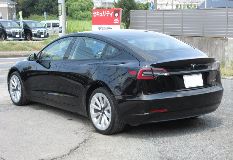 Tesla Model 3 Черный