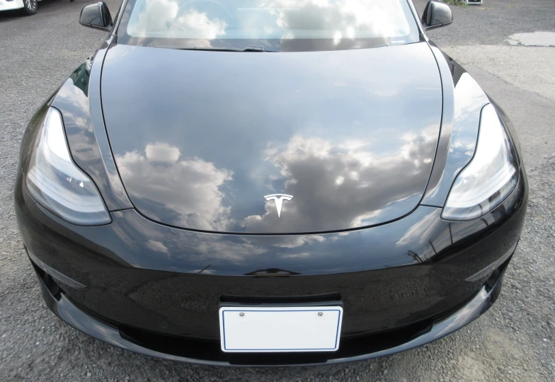 Tesla Model 3 Черный