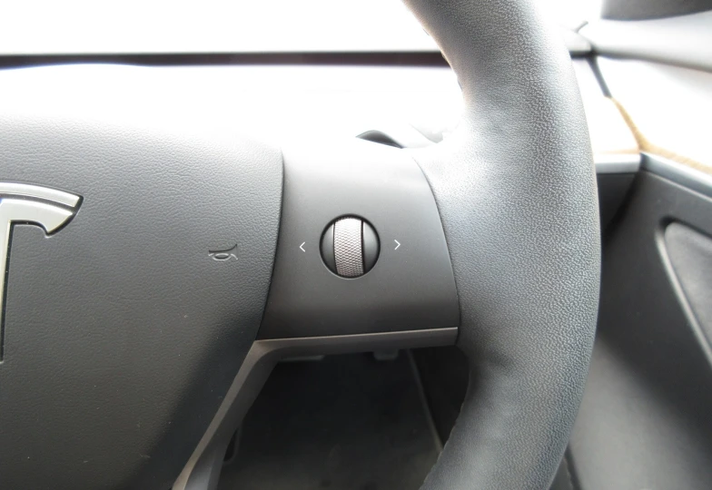 Tesla Model 3 Черный