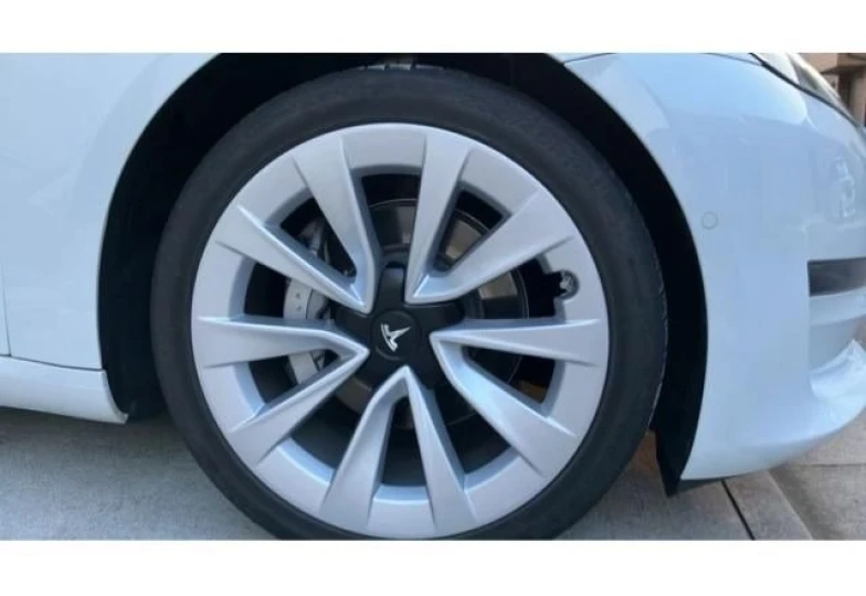 Tesla Model 3 Белый
