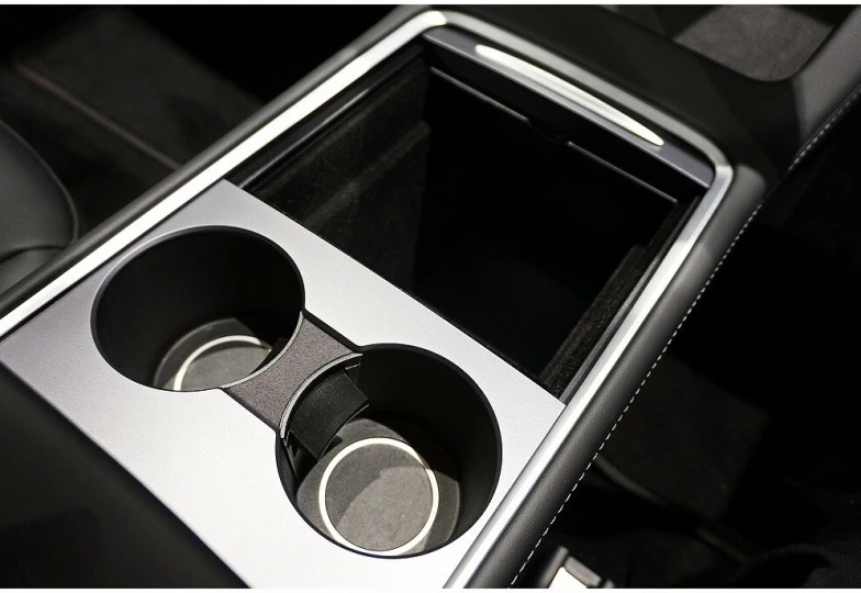 Tesla Model 3 Красный