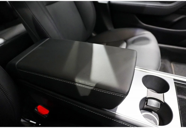 Tesla Model 3 Красный