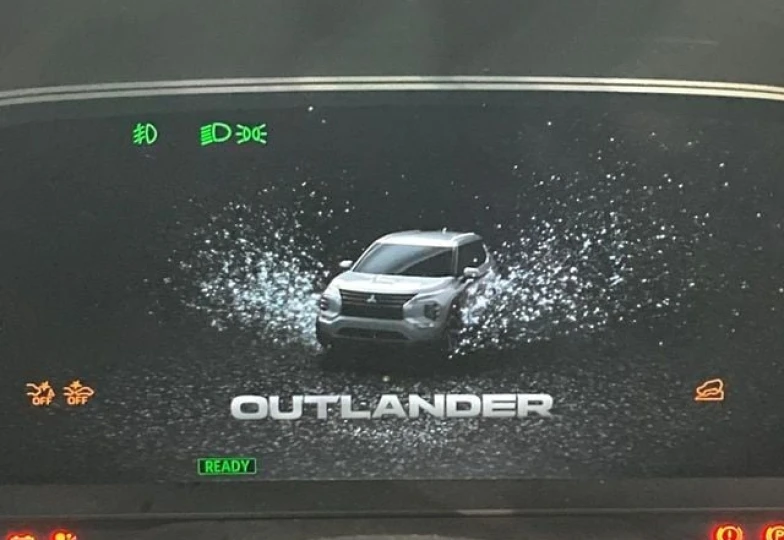 Mitsubishi Outlander White