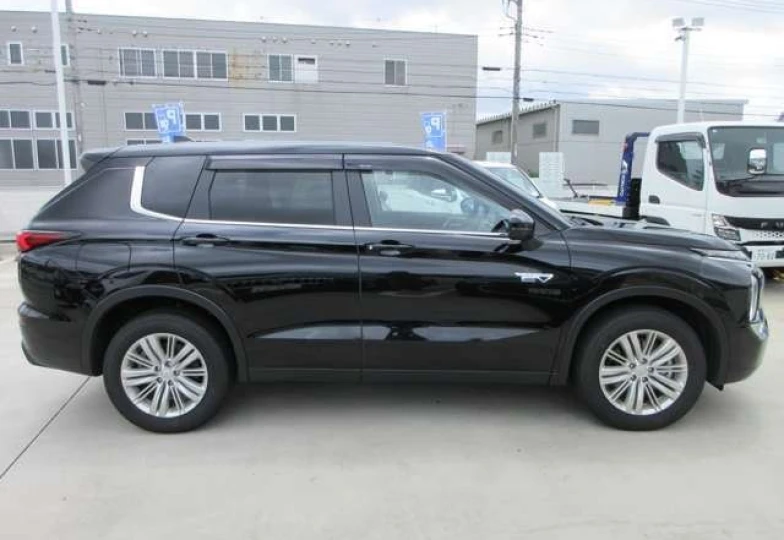 Mitsubishi Outlander Black