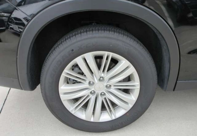 Mitsubishi Outlander Black