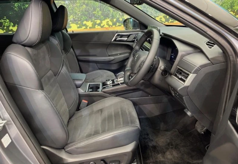 Mitsubishi Outlander Grey