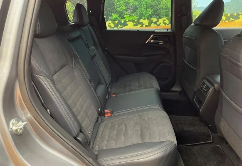 Mitsubishi Outlander Grey