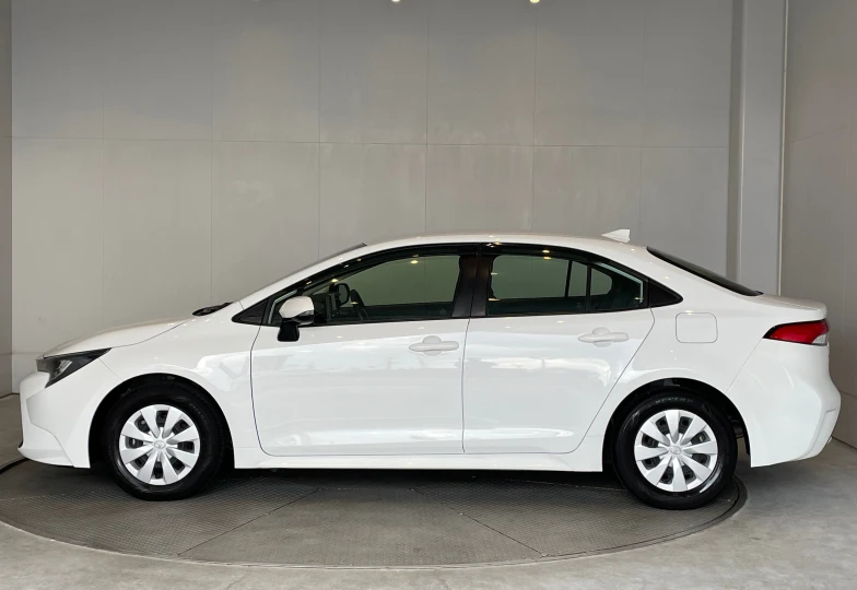 Toyota Corolla Белый