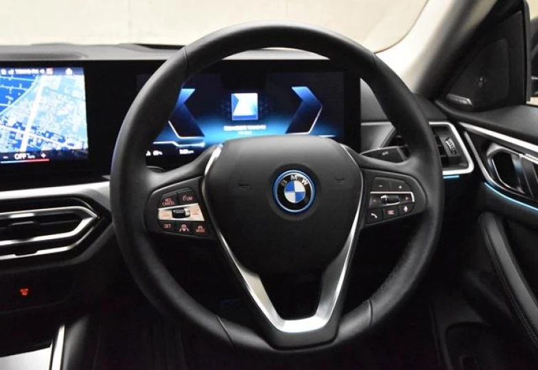 BMW i4 Black