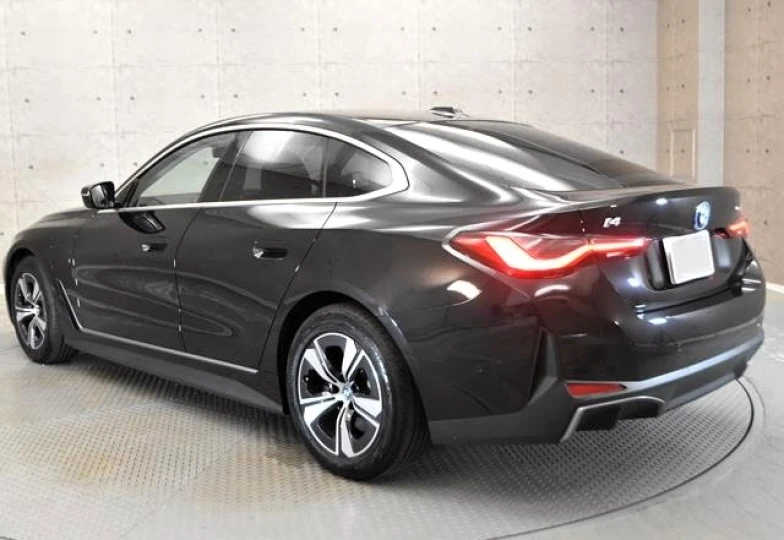 BMW i4 Black