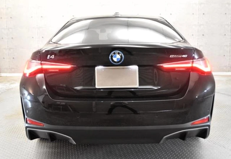 BMW i4 Black