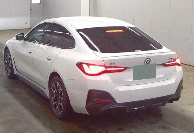 BMW i4 White