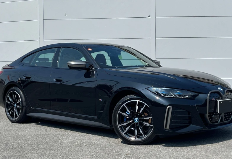 BMW i4 Black