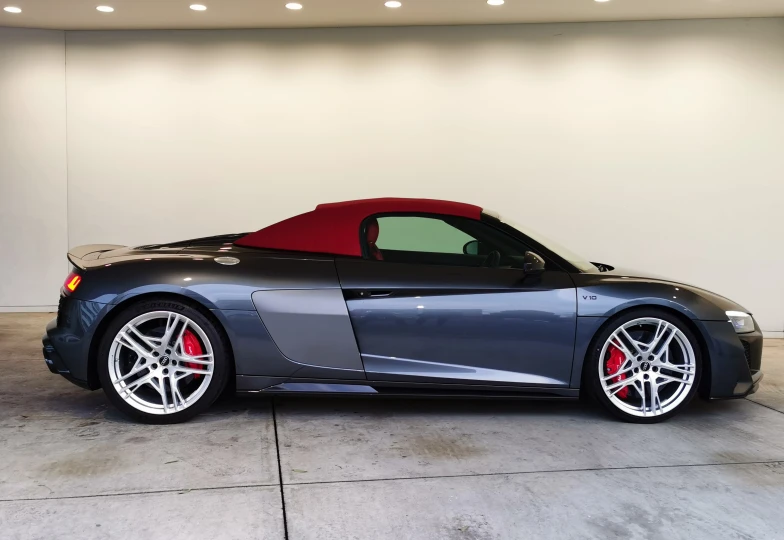 Audi R8 Grey