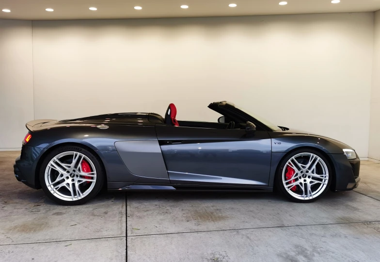 Audi R8 Grey