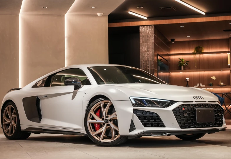 Audi R8 White