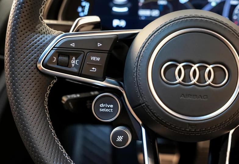 Audi R8 White
