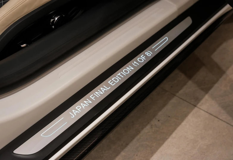 Audi R8 White