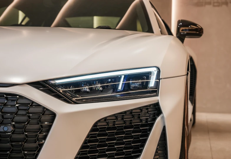Audi R8 White