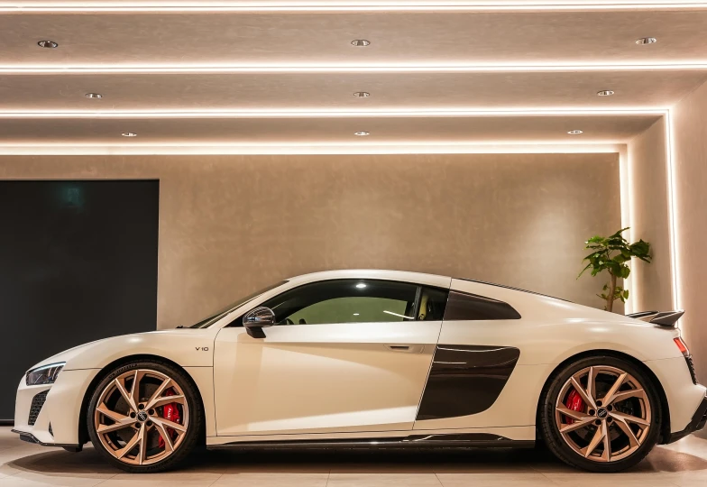 Audi R8 White