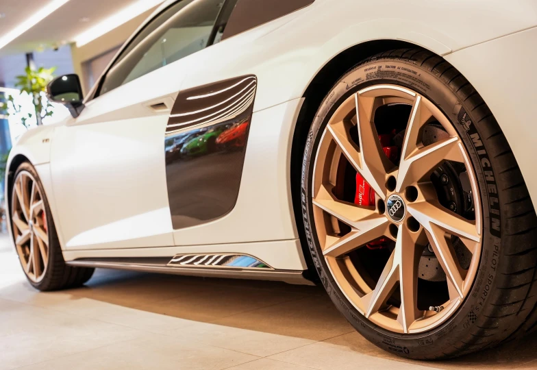Audi R8 White