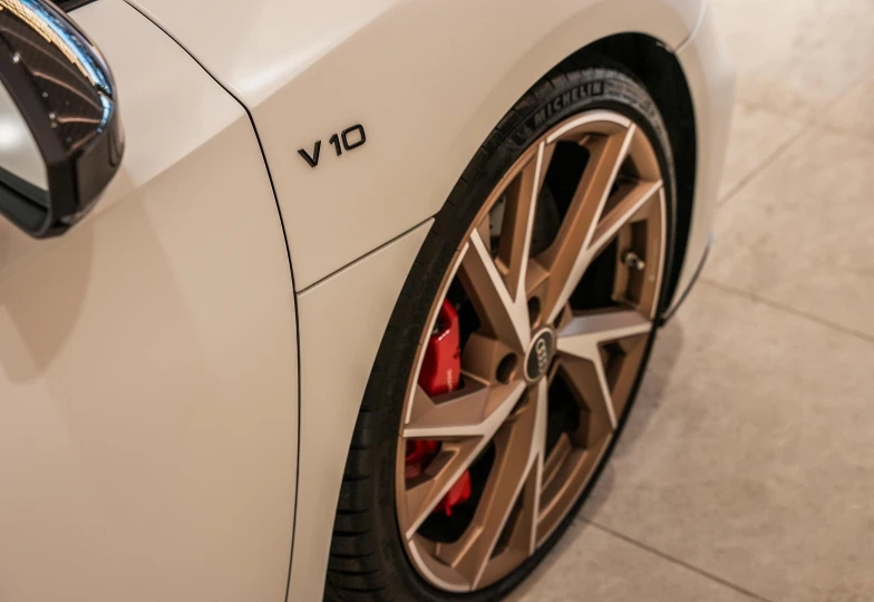 Audi R8 White