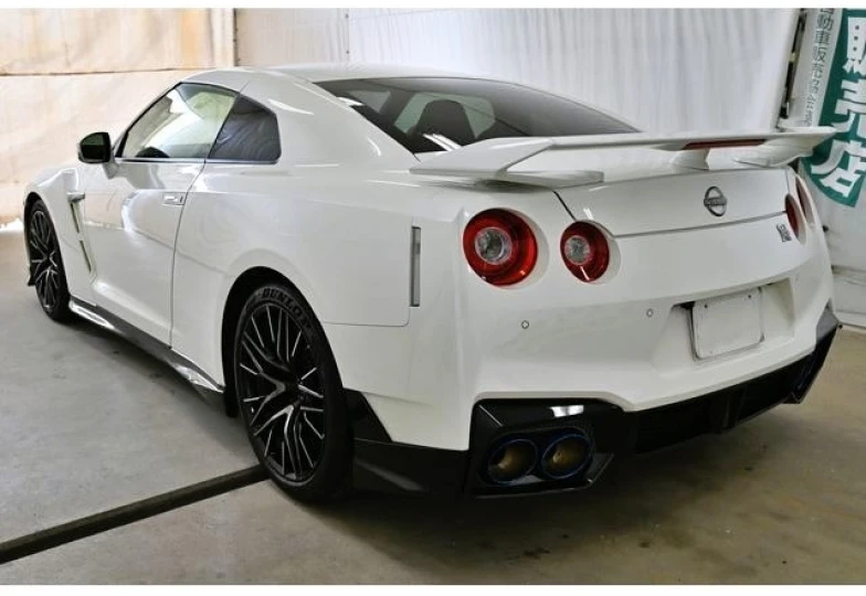 Nissan GT-R Белый