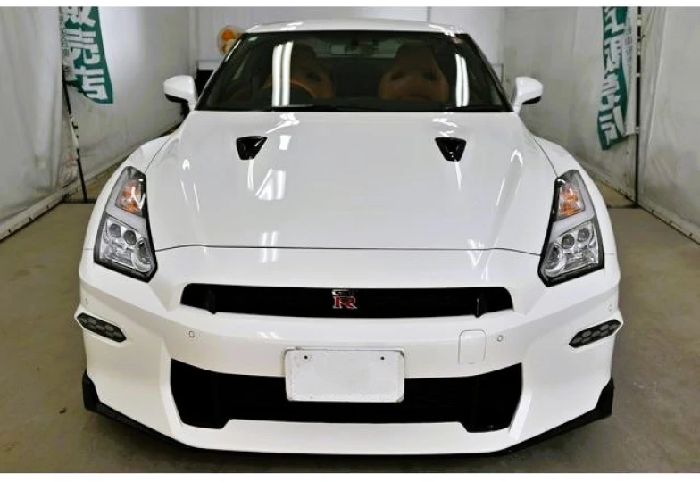 Nissan GT-R Белый