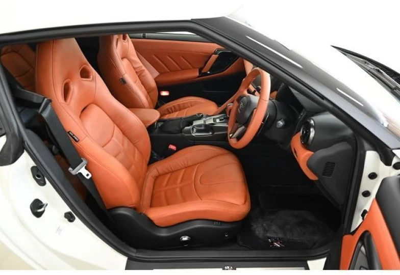 Nissan GT-R Белый