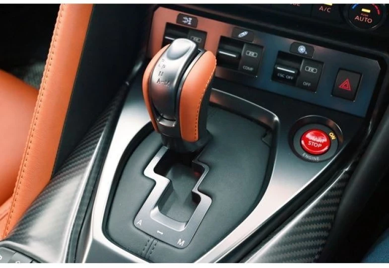 Nissan GT-R Белый