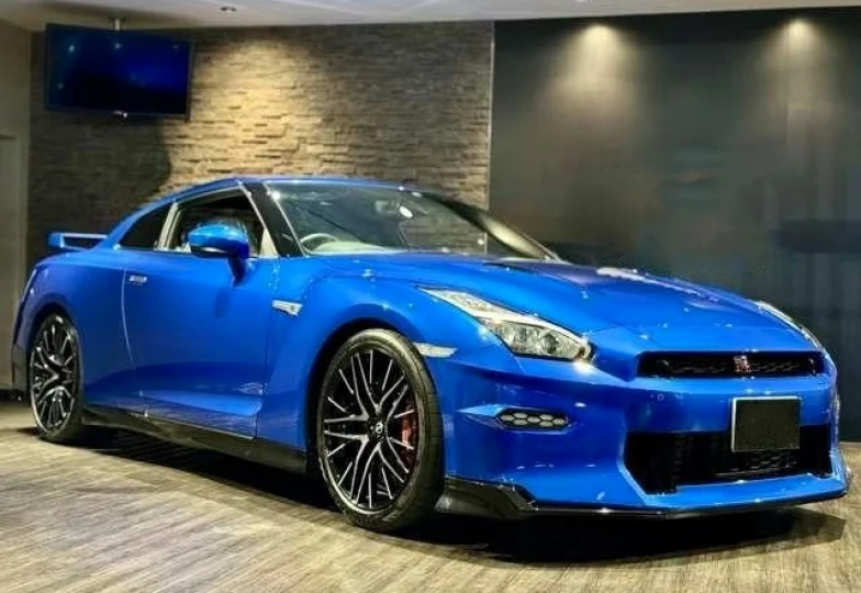 Nissan GT-R Синий