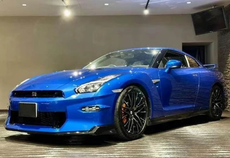 Nissan GT-R Синий
