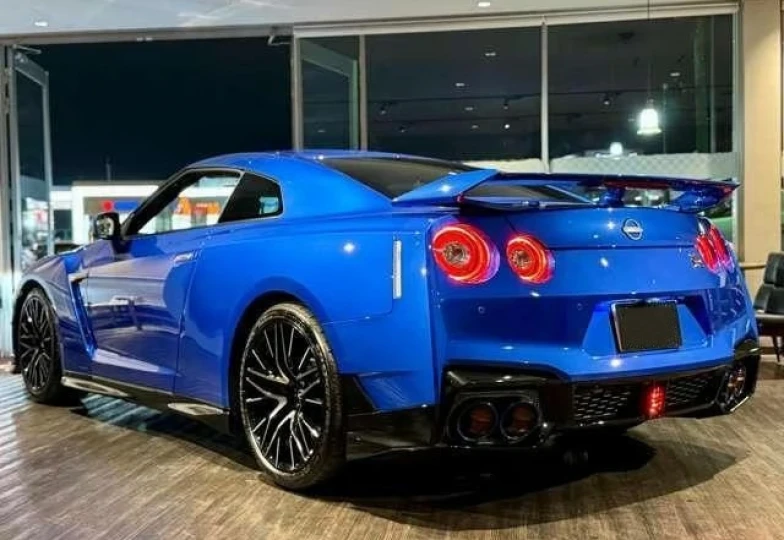 Nissan GT-R Синий