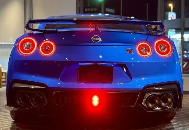 Nissan GT-R Синий