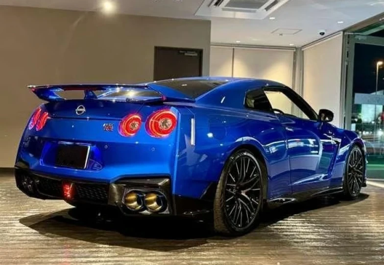 Nissan GT-R Синий