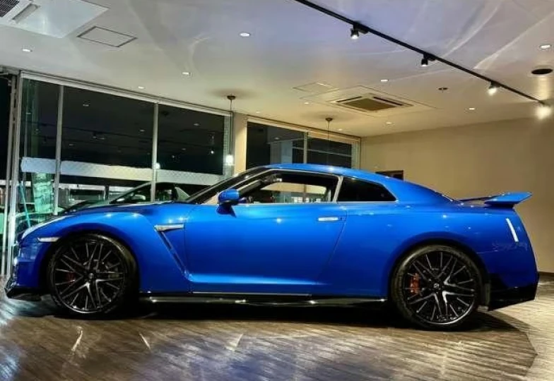 Nissan GT-R Синий