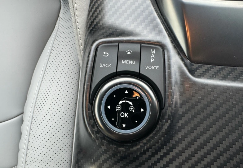 Nissan GT-R Белый