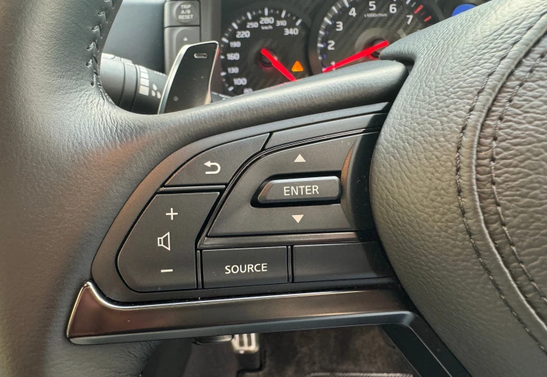 Nissan GT-R Белый