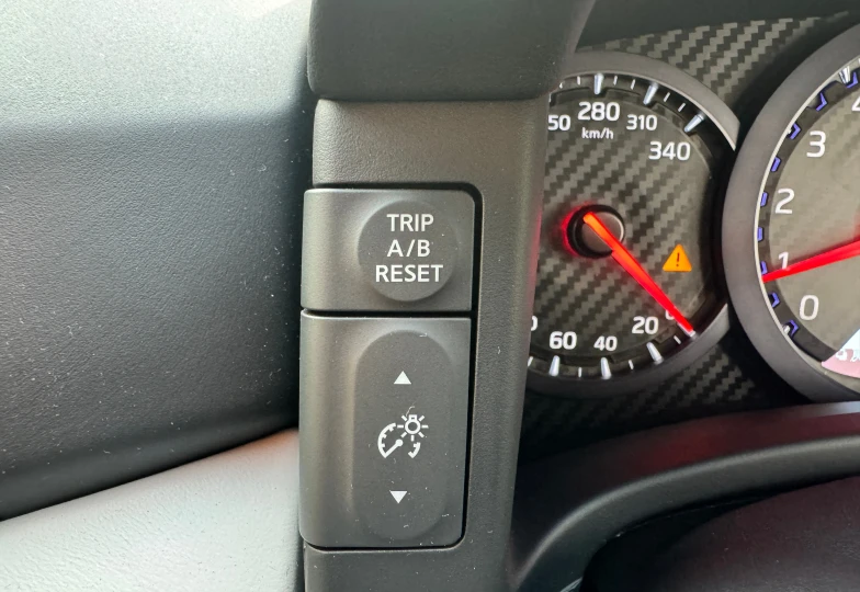 Nissan GT-R Белый