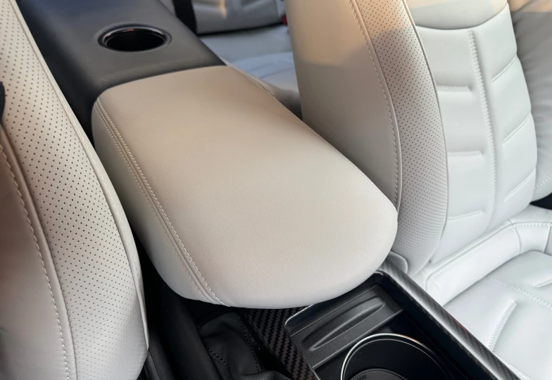 Nissan GT-R Белый