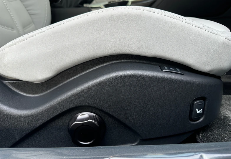 Nissan GT-R Белый